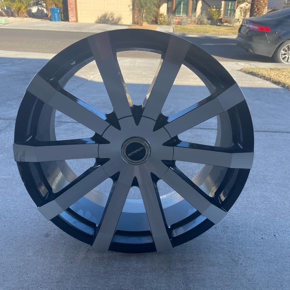 20 Inch Rims & Tires Set - Picture 5 of 7